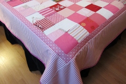 queen quilt pink corner