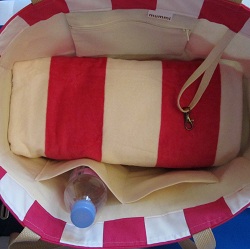 beach bag fuchsia inside 250