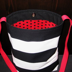 bw shoulder bag front 250