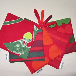 mari pot holders red
